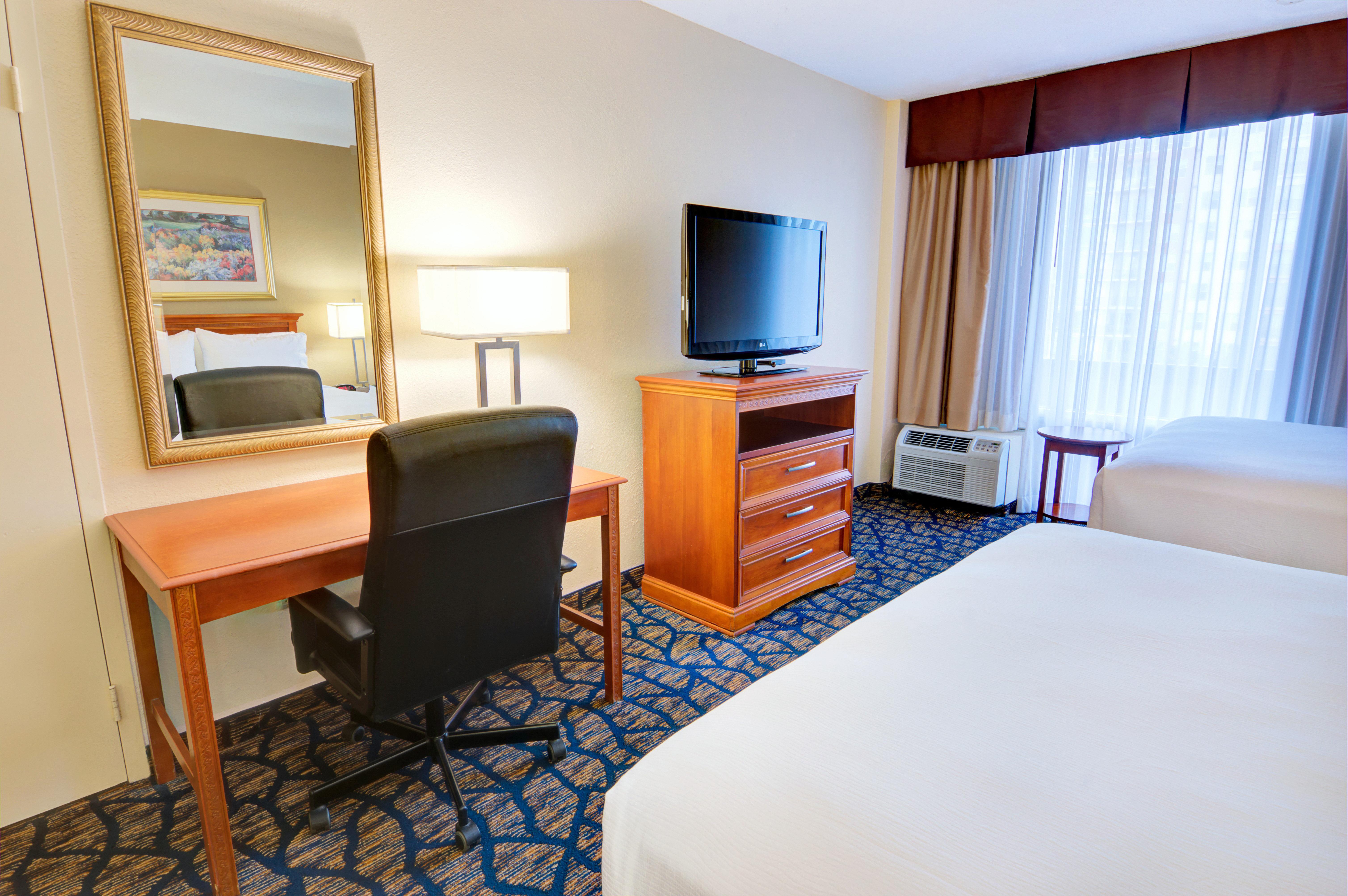Holiday Inn Gainesville-University Center By Ihg Экстерьер фото