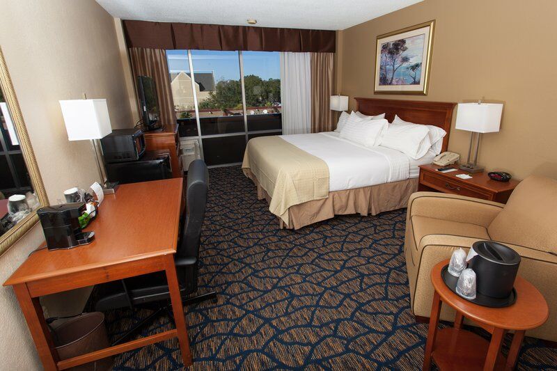 Holiday Inn Gainesville-University Center By Ihg Экстерьер фото